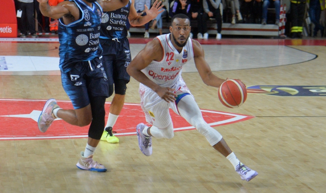 Markel Brown in azione contro Sassari (Blitz)