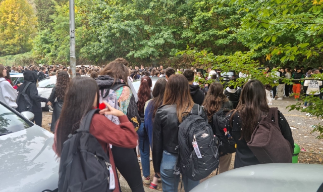 Gli studenti del “Montale” sono in sciopero (foto Redazione)