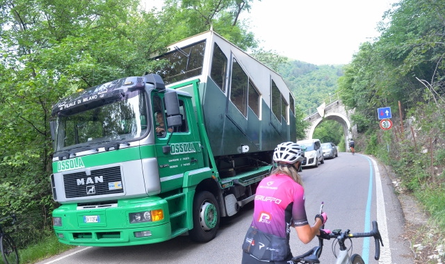 Martedì torneranno le cabine della funicolare sul Sacro Monte (foto Blitz)