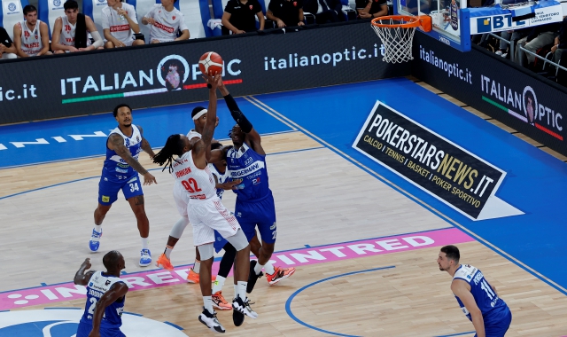 La sfida persa da Varese a Brescia (foto Ciamillo)