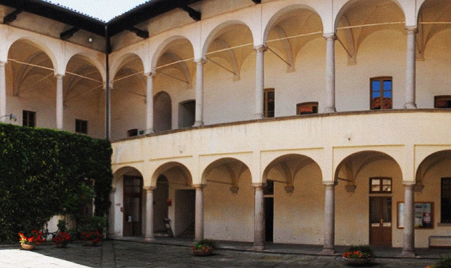 Chiostro di Palazzo Perabò a Cerro di Laveno Mombello