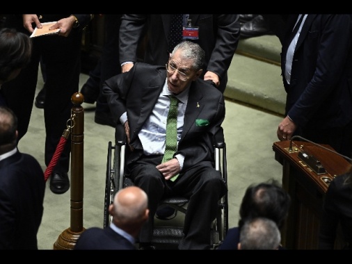 Lega: Bossi, Comitato del Nord per evitarne sfascio totale