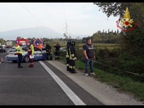 Morti ragazzi scomparsi sul Garda, l'auto in una scarpata