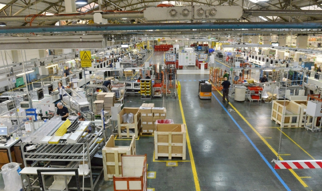 Lo stabilimento di Cassinetta di Biandronno  (foto Archivio)