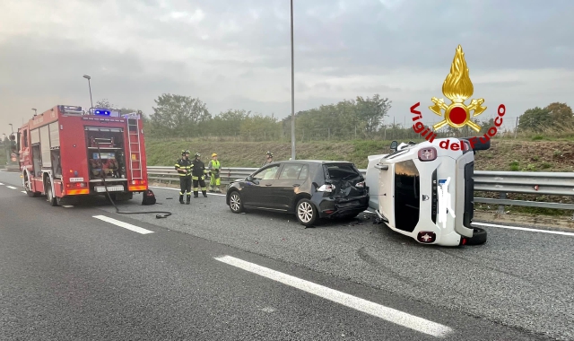 La coda in autostrada, verso Varese, causata dall’incidente a Castellanza