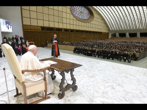 Papa: anche suore e preti hanno vizio del porno sul web