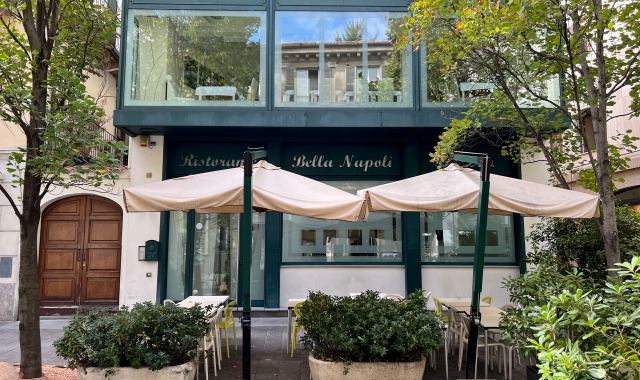 La pizzeria Bella Napoli in piazza Giovine Italia