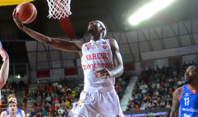 Dieci punti per Owens (foto Puricelli - Blitz)