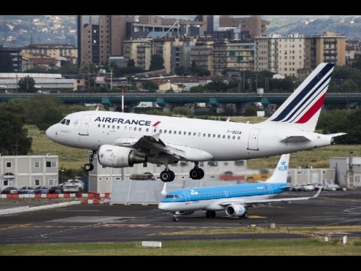 Ita: Air France, stiamo rivedendo opzioni sul mercato italiano