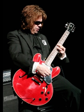Andy Taylor dei Duran Duran ha il cancro
