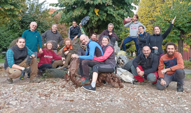 Alcuni partecipanti alla giornata di pulizia del Torrente Bustecche