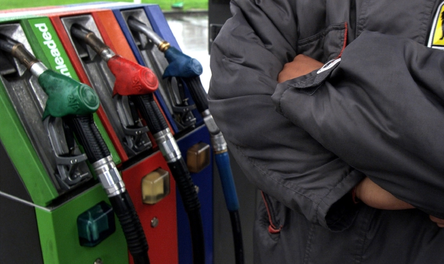 Distributore di carburante (foto archivio)