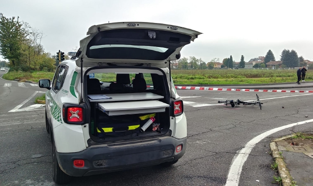 La polizia locale sul luogo dell’incidente (foto Redazione)