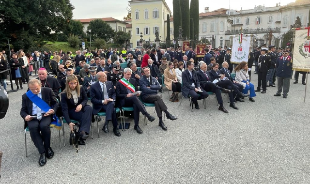 Le autorità presenti alla cerimonia di questo pomeriggio (Blitz)