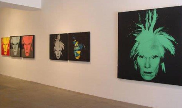 Andy Warhol, Six Self Portraits, 1986 (foto archivio)