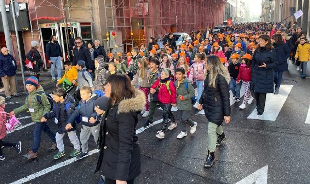 Varese, 950 bambini in corteo