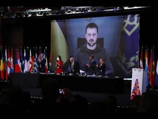 Assemblea parlamentare Nato: 'Russia è uno Stato terrorista'