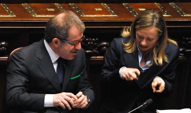 Roberto Maroni con Giorgia Meloni in una foto d'archivio (foto Ansa)