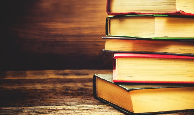 Weekend tra mercatini, libri e scarpe rosse