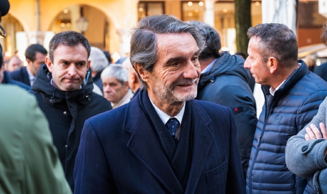 Il presidente della Regione, Attilio Fontana, ai funerali di Roberto Maroni (foto Blitz)