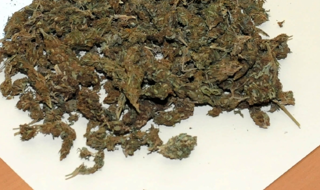 Un chilo di marijuana in auto, due arresti a Marcallo
