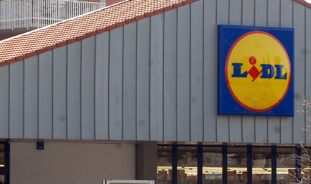 Canegrate, ladri alla Lidl: arrestati
