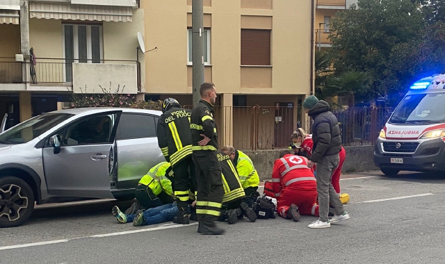 I soccorsi all’uomo (foto Redazione)