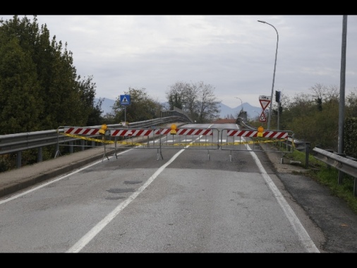 Chiuso un ponte a Pisa, scoperta una rampa 'disallineata'