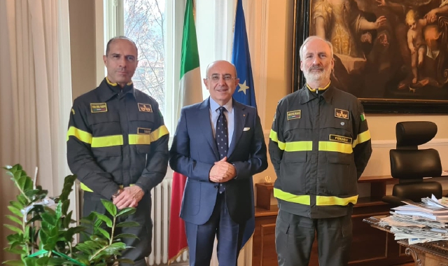 Varese, vigili del fuoco dal prefetto