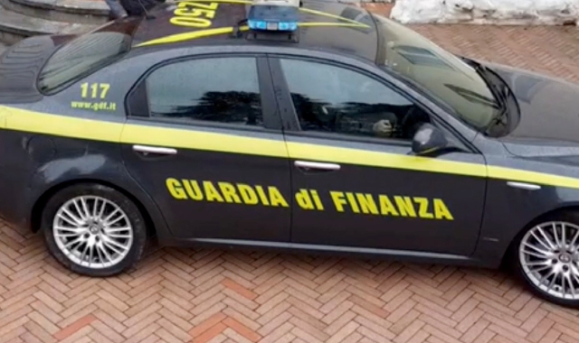 Ricambi d’auto contraffatti, maxi sequestro nel Comasco