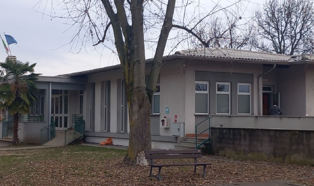 La scuola primaria Usellini di Arona (foto Redazione)