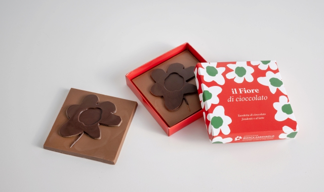 Il fiore di cioccolato dell’associazione Bianca Garavaglia (foto redazione)