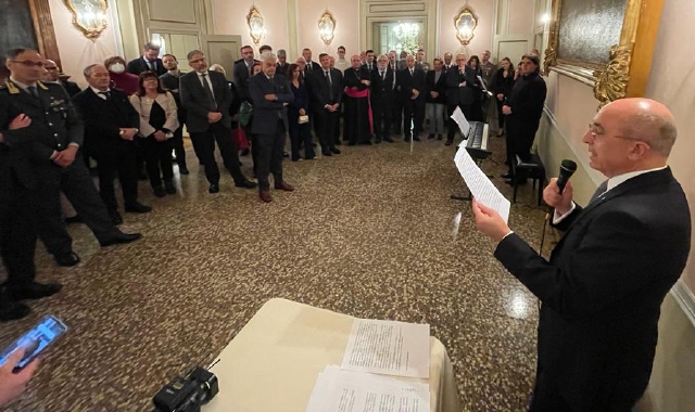Il prefetto Salvatore Pasquariello con i suoi ospiti (Blitz)