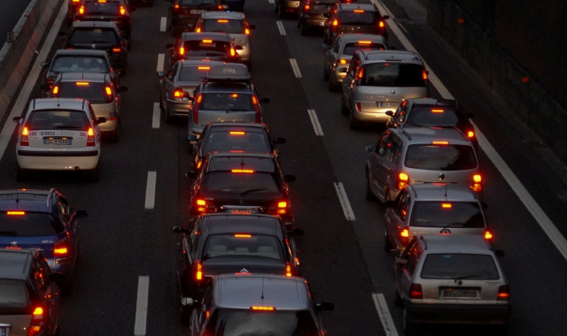 A8, due schianti in dieci minuti: code verso Milano