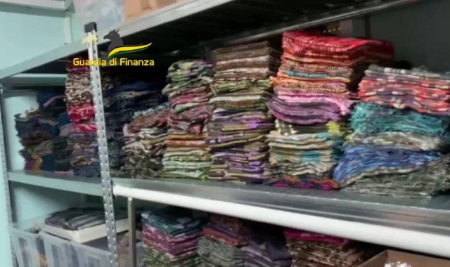 Griffe taroccate e denaro sequestrati dai Finanzieri