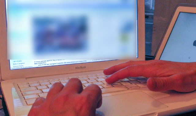 Le frasi diffamatorie al centrodel processo sono state scritte dalla ragazza su Facebook