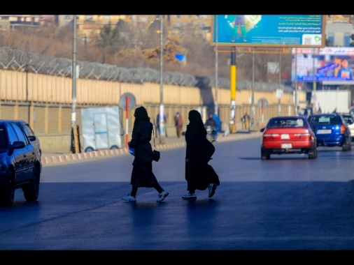 Protesta donne a Kabul contro bando università, arresti