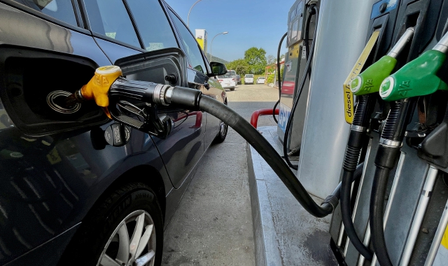 Distributore di benzina (foto archivio)