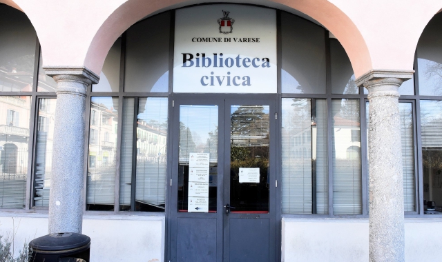 La biblioteca civica di Varese interessata al bando per gli addetti al servizio civile (foto archivio)