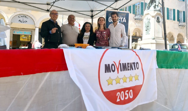 Gazebo del M5S (foto redazione)