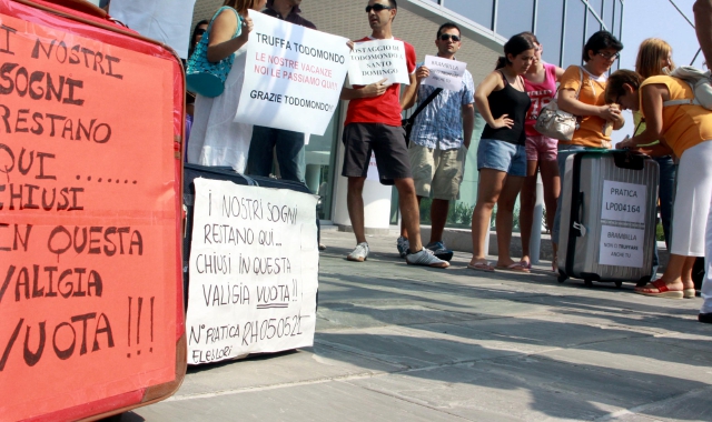 Proteste contro la truffa di Todomondo (foto redazione)