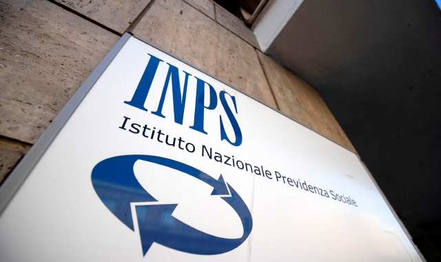 Insegna della sede Inps di Roma (foto archivio)