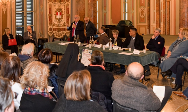 Questa mattina a Varese il convegno su immigrazione ed emarginazione (foto Blitz)