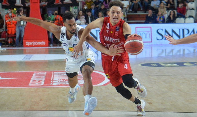 Doppia sconfitta per Varese contro Trento (foto Archivio)