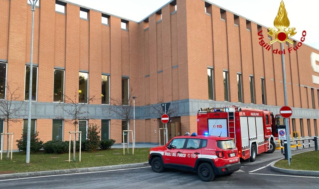 Principio d’incendio all’Esselunga
