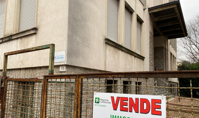 L’ingresso dell’immobile di Ats Insubria che viene messo all’asta