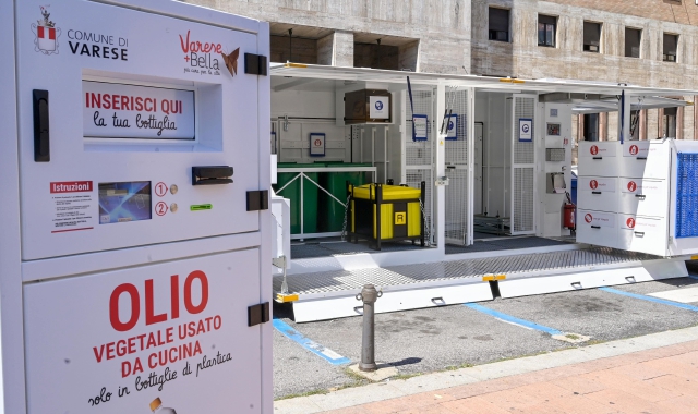 Centro ambientale mobile di Varese (foto archivio)