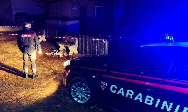 Lite padre-figlio: genitore accoltellato