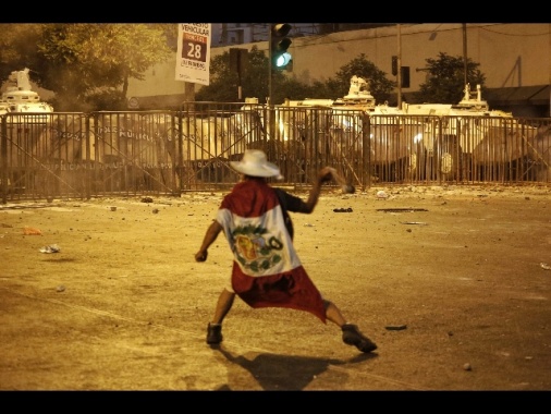 Peru, nuovi scontri a Lima tra polizia e manifestanti