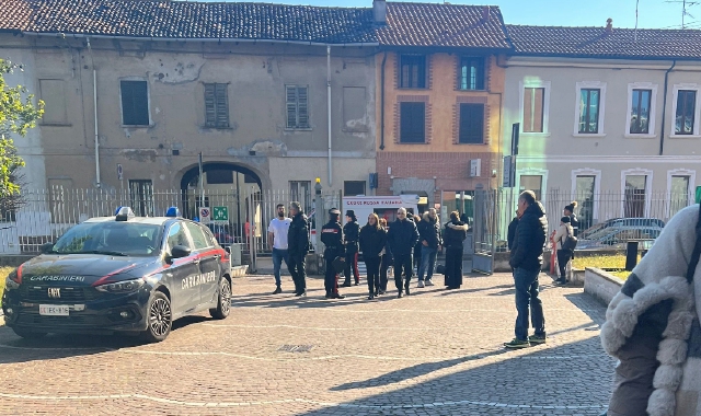 I carabinieri sul luogo della rissa (foto Redazione)